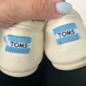 Tom’s size 10 woman’s in cream